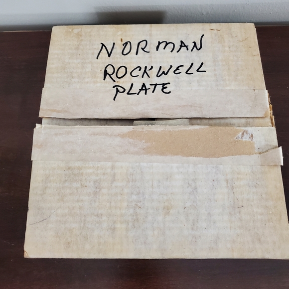 Norman Rockwell Christmas Plate 1974 “Scotty Gets His Tree “ Vintage ~ Pre-Owned - Picture 8 of 10